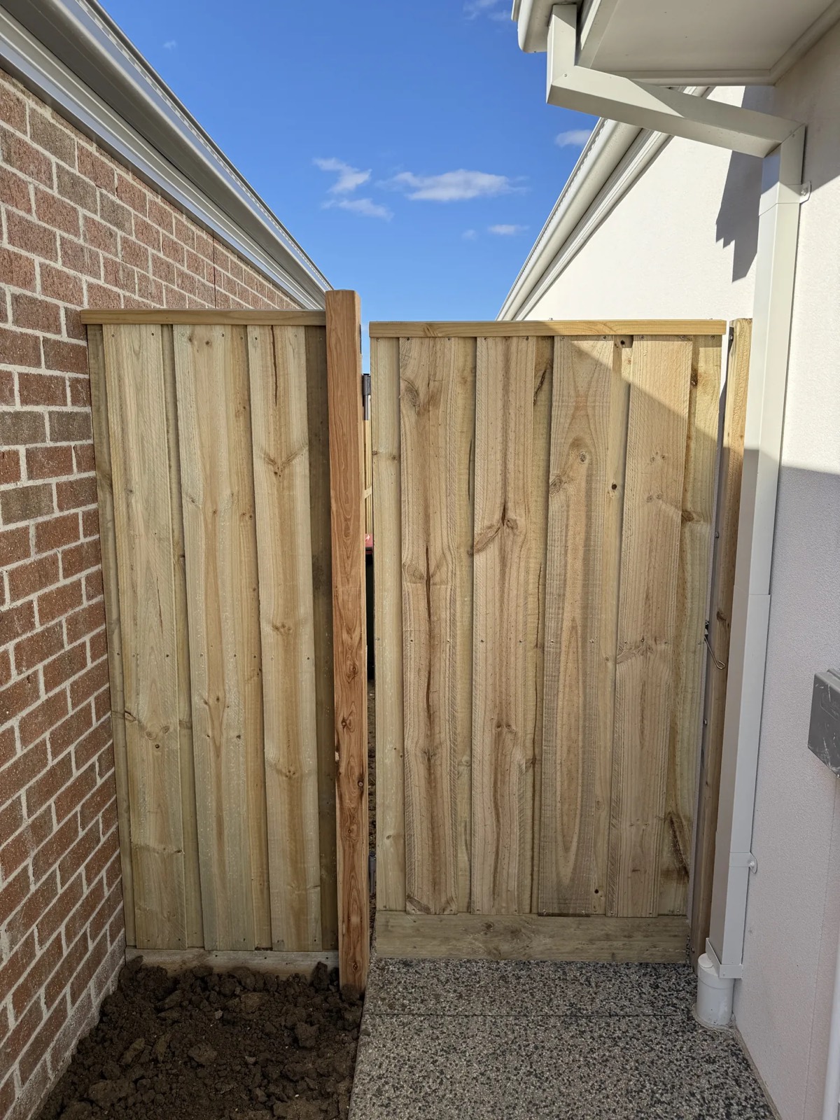 Custom timber side gate